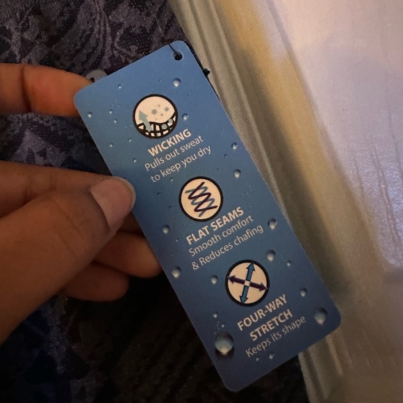 Aztec Capri Workout leggings​ - Picture 4 of 7